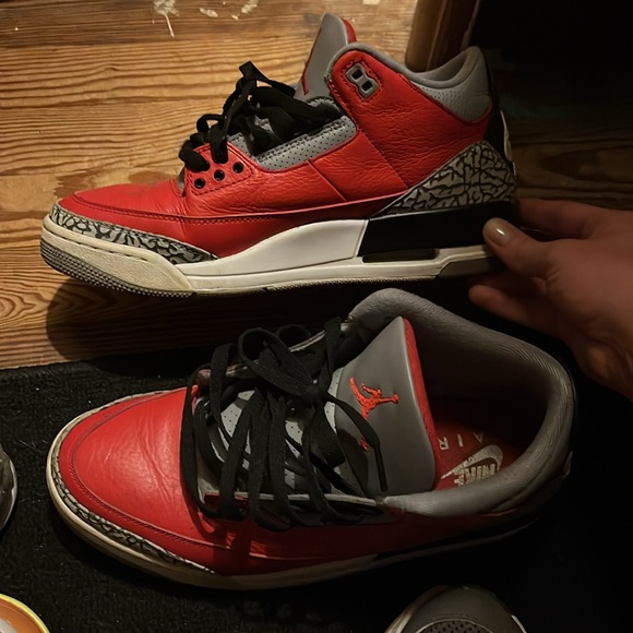 Red retro 3 jordans - Picture 2 of 6